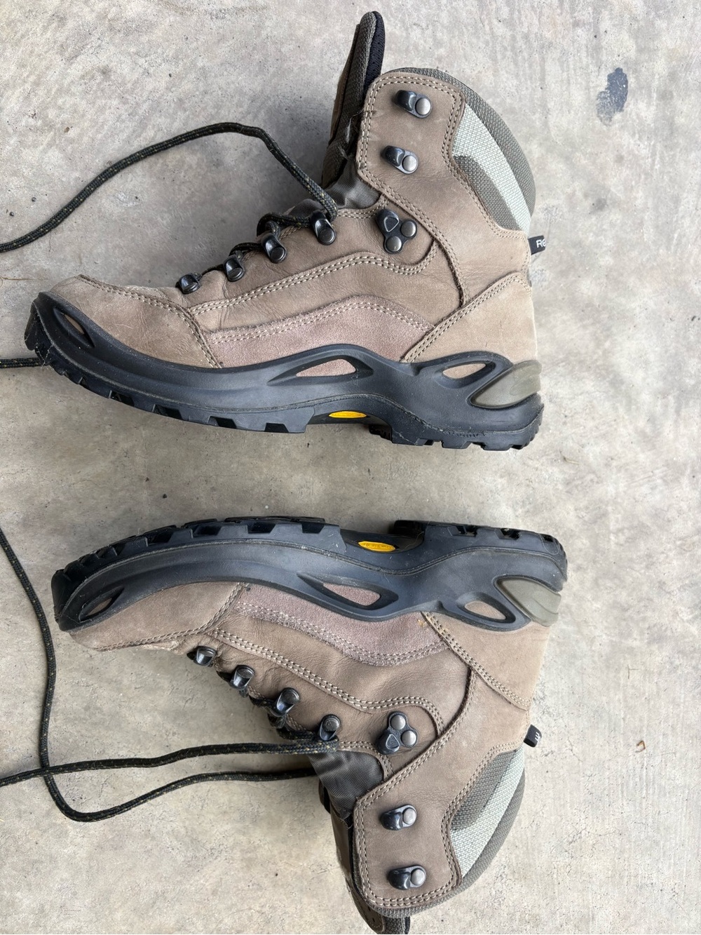 Lowa Women's Renegade GTX® Mid Hiking Boot - waterproof - Picture 4 of 8